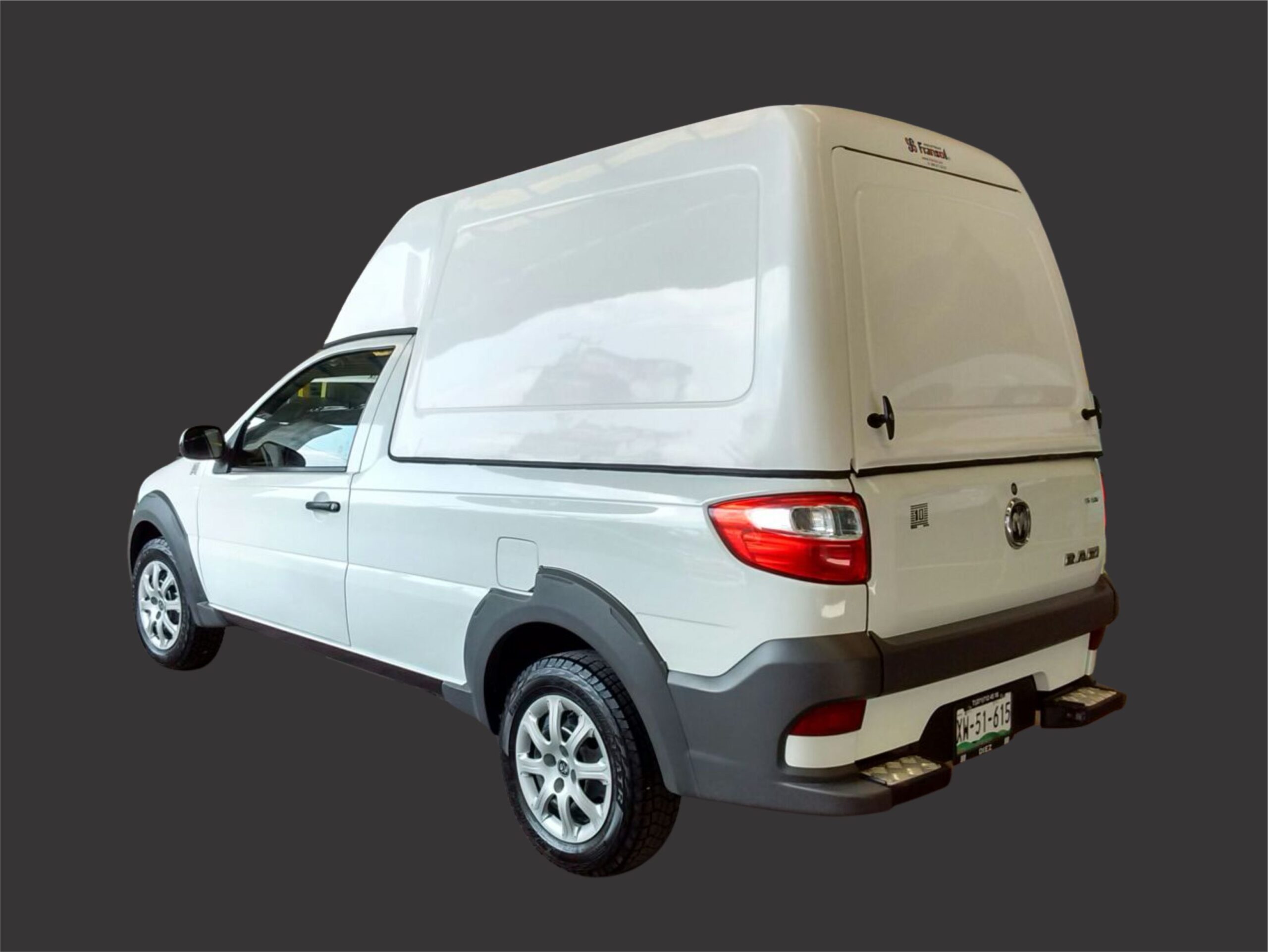 ram 700 camper delfin cabina normal 2