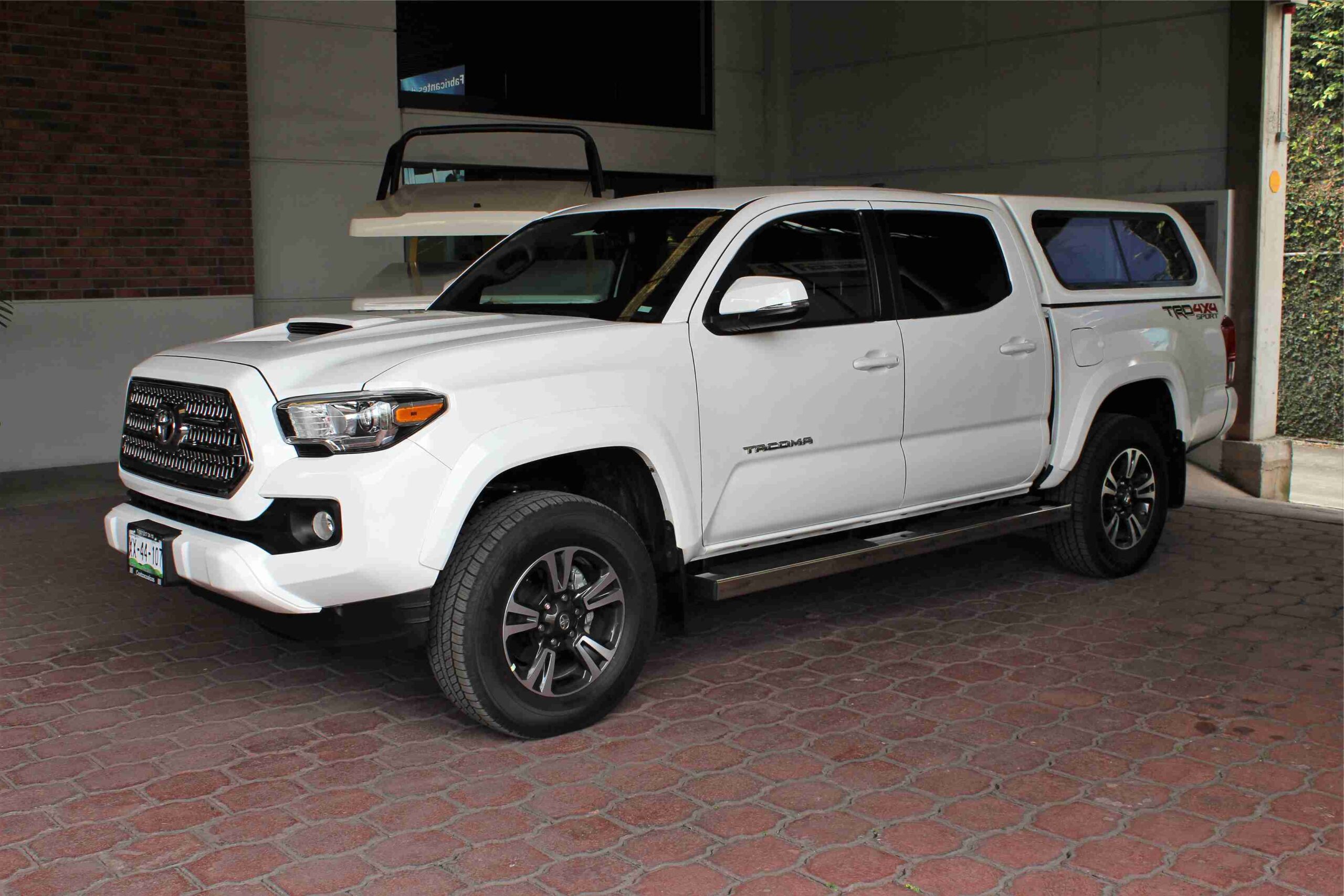 camper modelo futura para toyota tacoma 2018 (1)