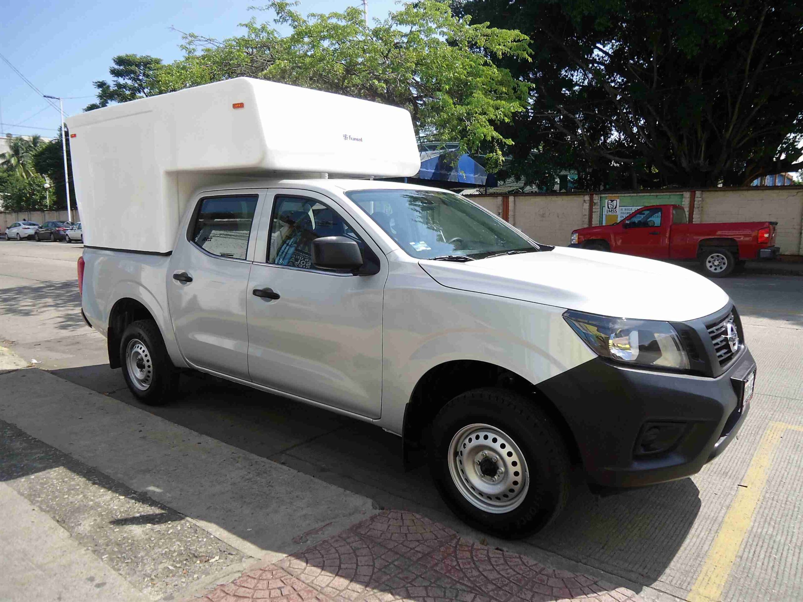 camper tipo caja fibra de vidrio nissan 3