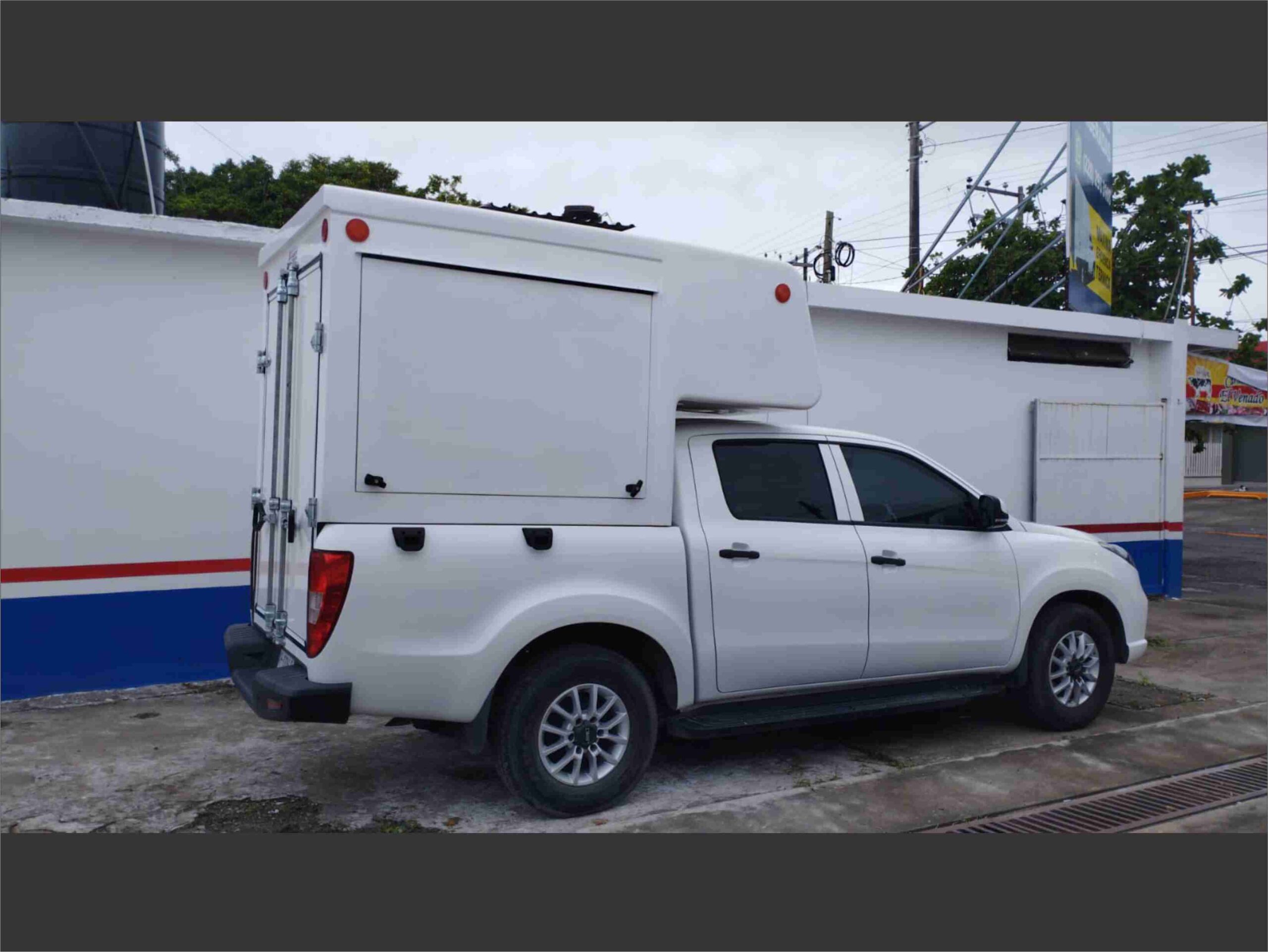 camper extra grande tipo caja de fibra de vidrio toyota 2