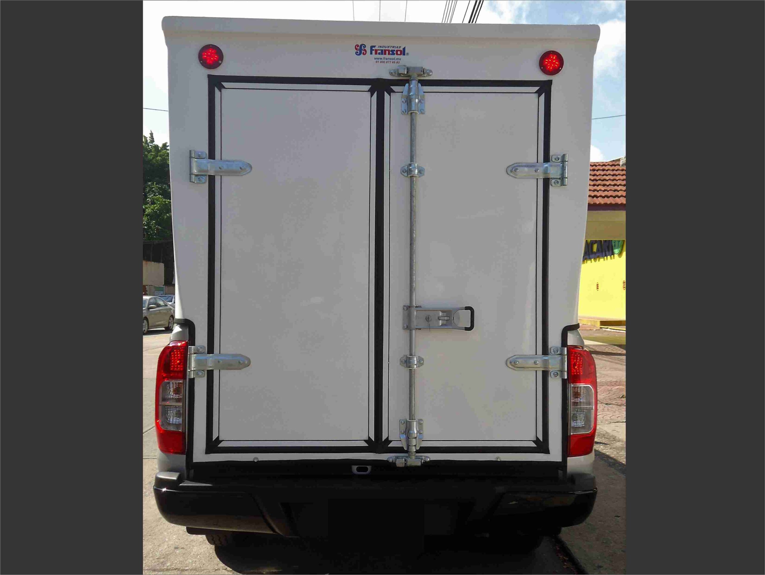 camper tipo caja fibra de vidrio nissan 5