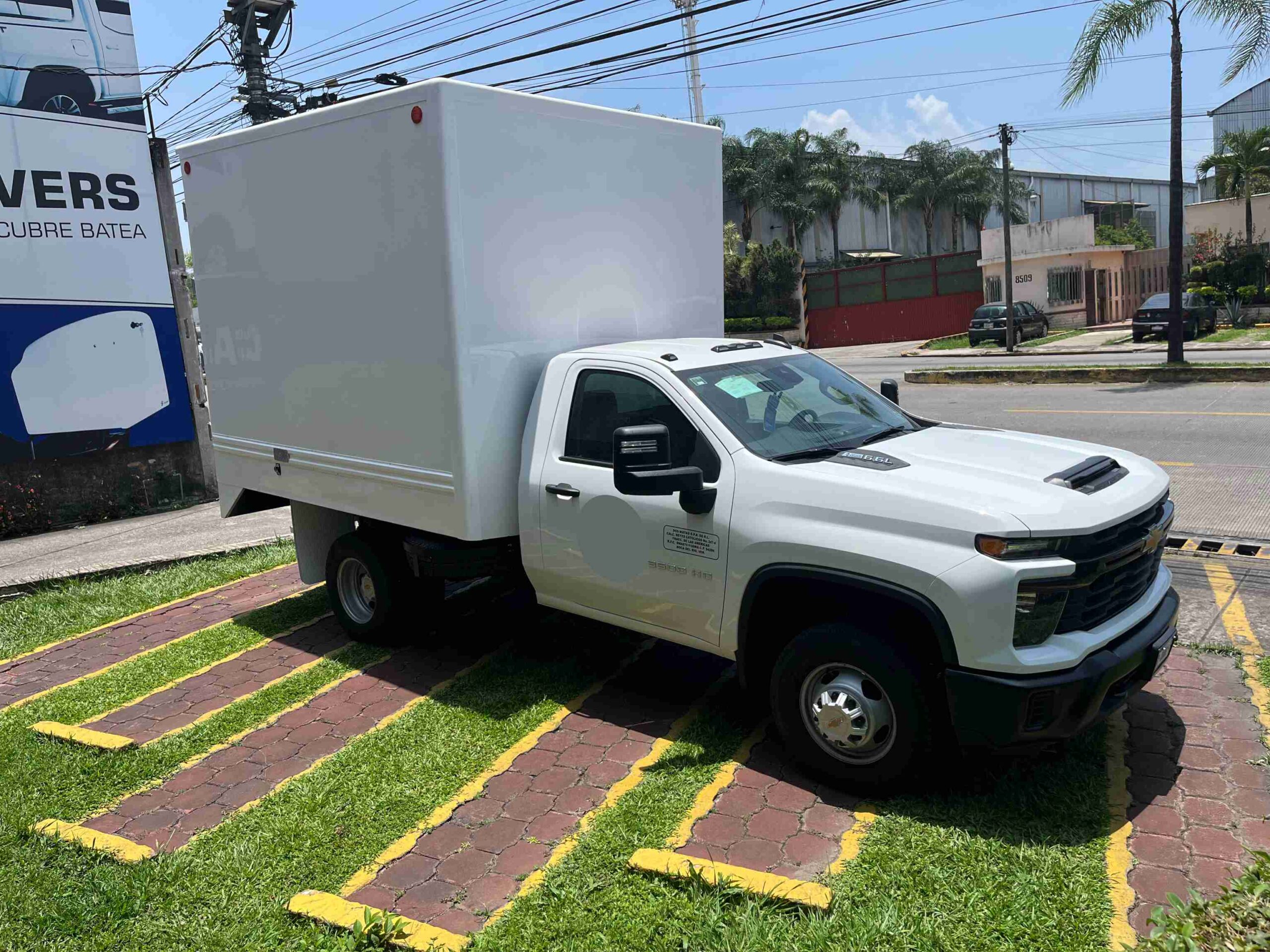 carroceria refrigerada de fibra de vidrio -18 grados (1)