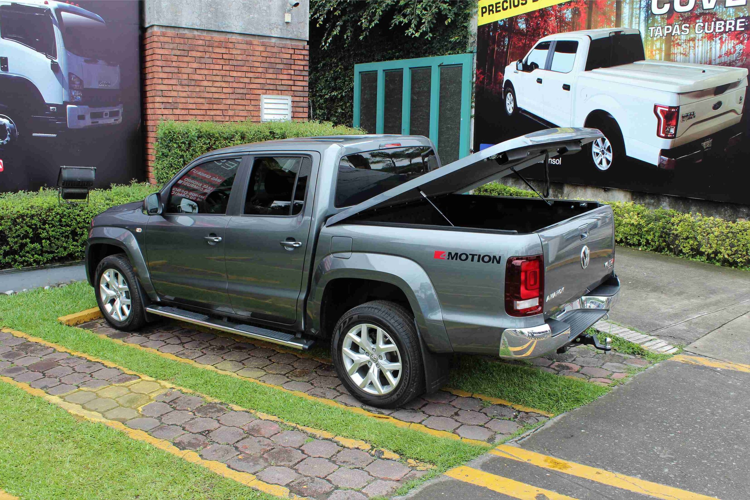tapa cubre batea amarok fibra de vidrio vw