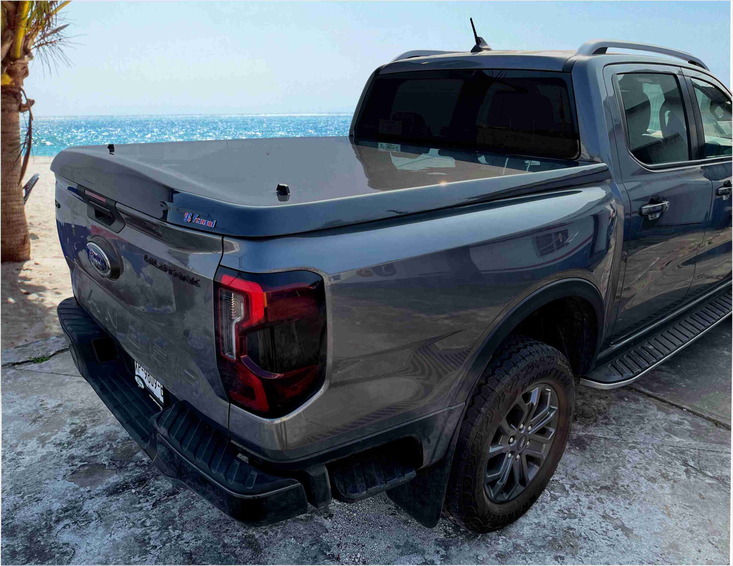 tapa cubre batea de fibra de vidrio ford ranger (2)