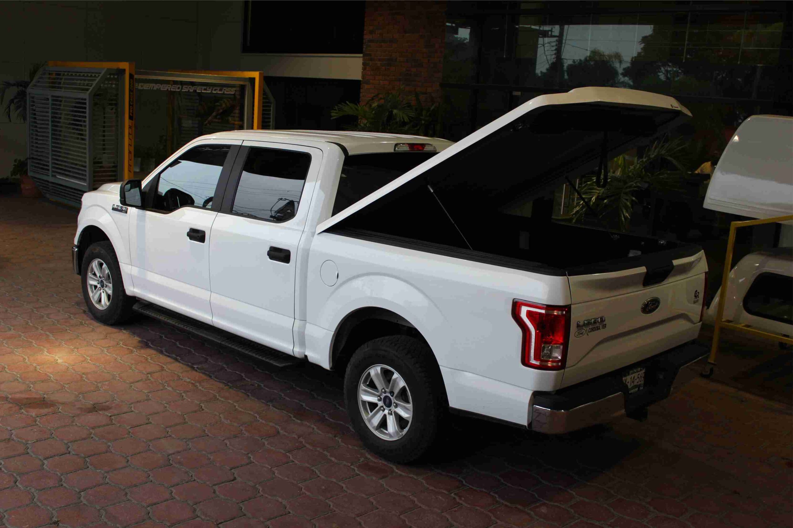 tapa cubre batea f150 fibra de vidrio ford